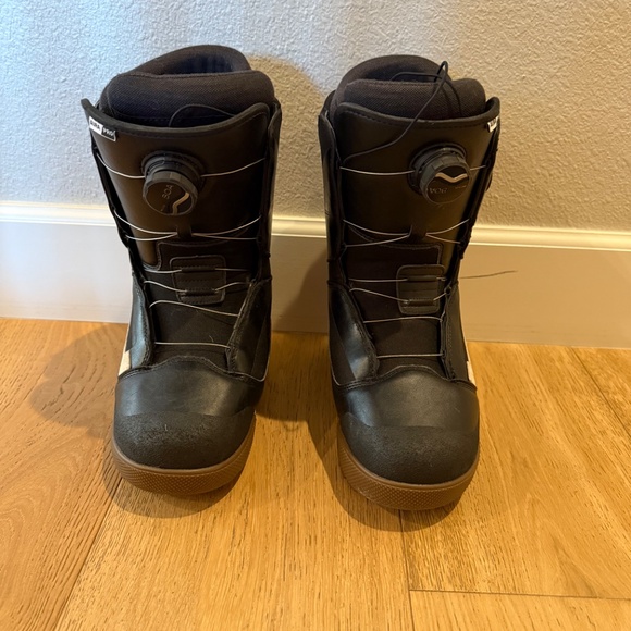 Vans Aura Pro Snowboard Boots Mens Size 8 Almost New - Picture 2 of 6